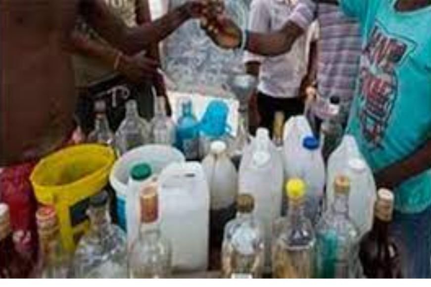 Sube a 21 número de fallecidos por consumo alcohol adulterado en RD