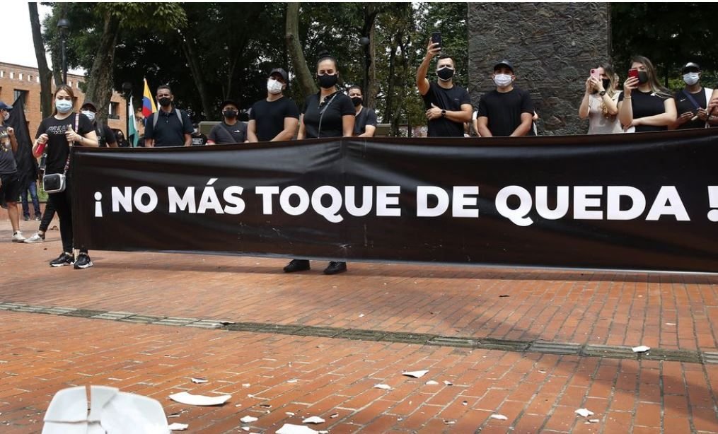 Protestas contra impuestos dejan dos muertos, heridos y detenidos