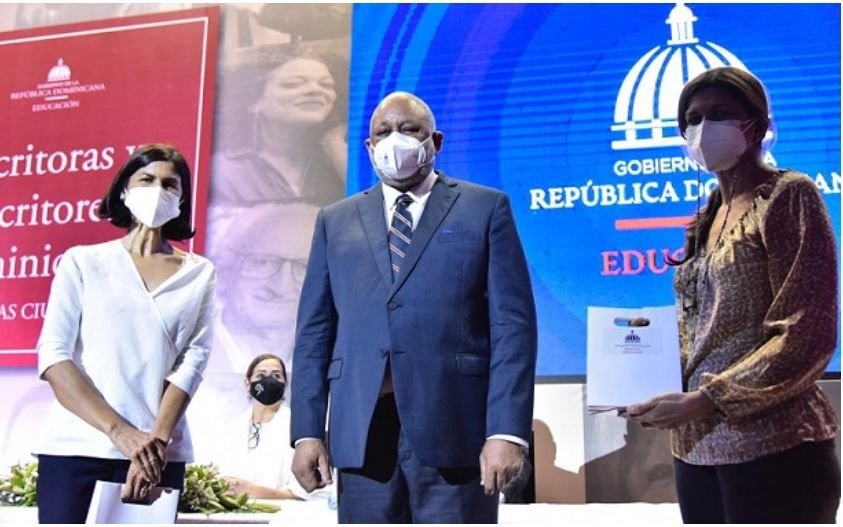 Ministerio de Educación lanza Cátedra Escritores en honor a Veloz Maggiolo 2 Ministerio de Educación lanza Cátedra Escritores en honor a Veloz Maggiolo