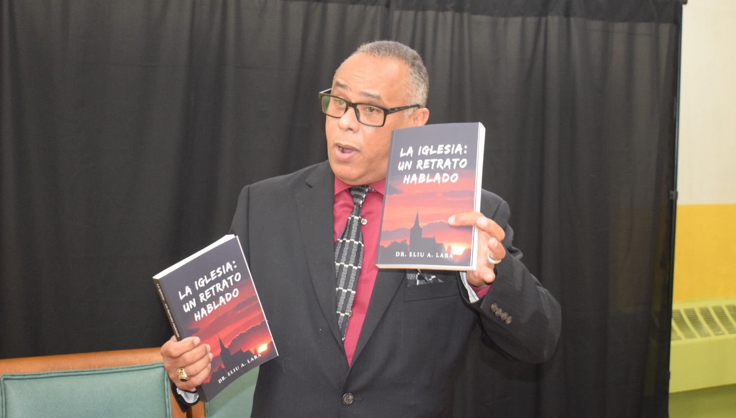 Educador dominicano pone en circulación libro «La Iglesia: un retrato hablado»