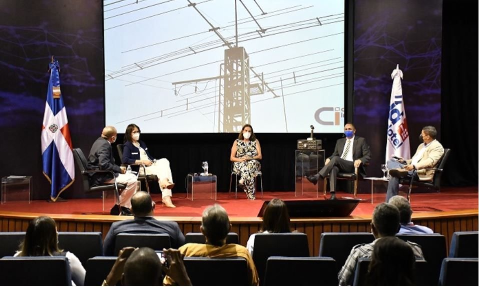 Indotel reconoce a radioaficionados por el Día Mundial de la Radioafición 2 Indotel reconoce a radioaficionados por el Día Mundial de la Radioafición