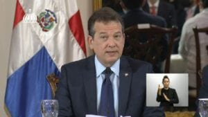 Gobierno promulga decreto para regular venta de metanol y combatir alcohol adulterado