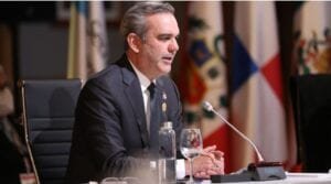 Luis Abinader denuncia «la política de acaparamiento» vacunas contra Covid