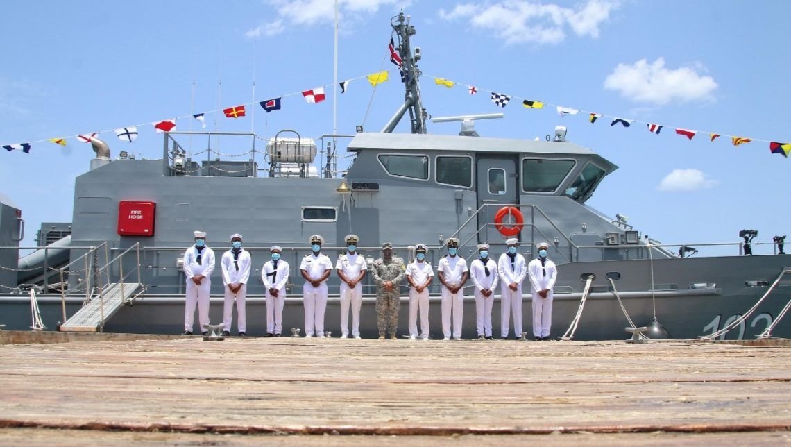 Armada dominicana y francesa realizan tradicionales ejercicios en Peravia