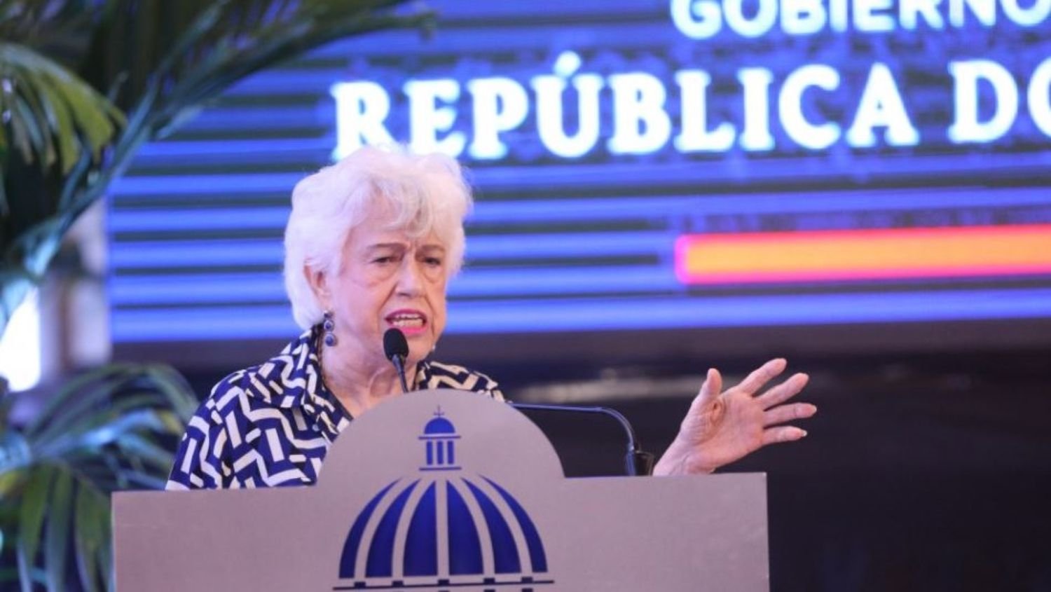 Milagros Ortiz Bosch llama a la JCE a limitar gastos durante los procesos electorales