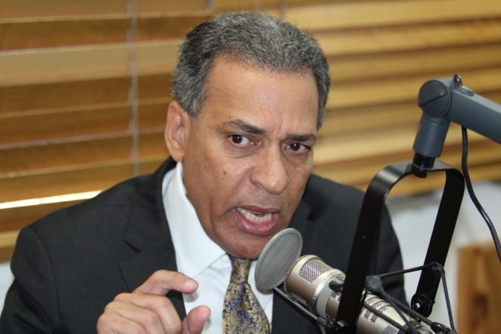 Geólogo Osiris de León ve factible construcción Aeropuerto de Bávaro