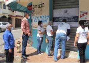 Pro Consumidor cierra dos colmados por bebidas adulteradas tras 8 muertes