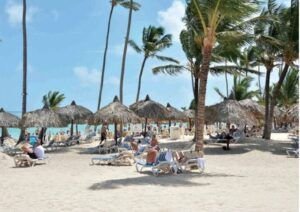 El Gobierno amplía por un mes más el seguro gratis de salud para los turistas