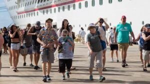 Llegada de turistas extranjeros a RD cayó 73.3 % en primer bimestre