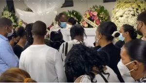 Sepultan pareja predicadores; el padre de uno de los policías se pronuncia