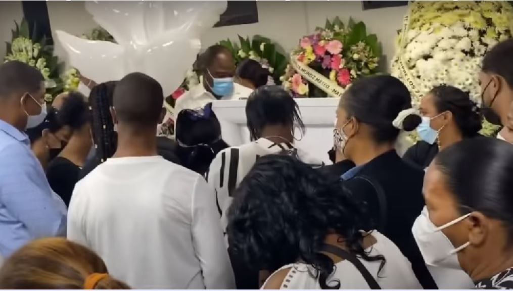 Sepultan pareja predicadores; el padre de uno de los policías se pronuncia 2 Sepultan pareja predicadores; el padre de uno de los policías se pronuncia