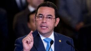 Buscan retirar inmunidad al expresidente Jimmy Morales