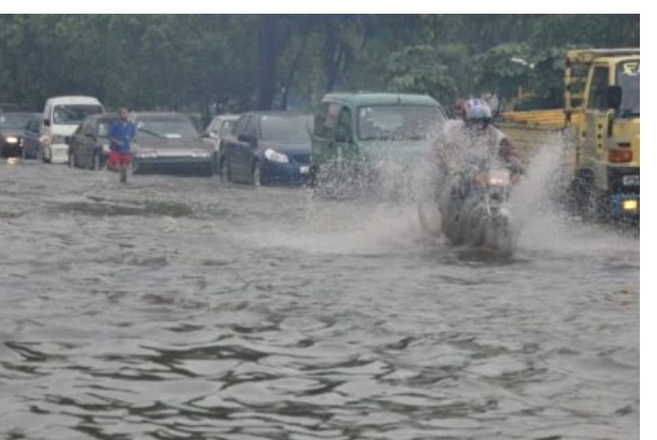 Hombre muere arrastrado por un río; COE mantiene 13 provincias en alerta