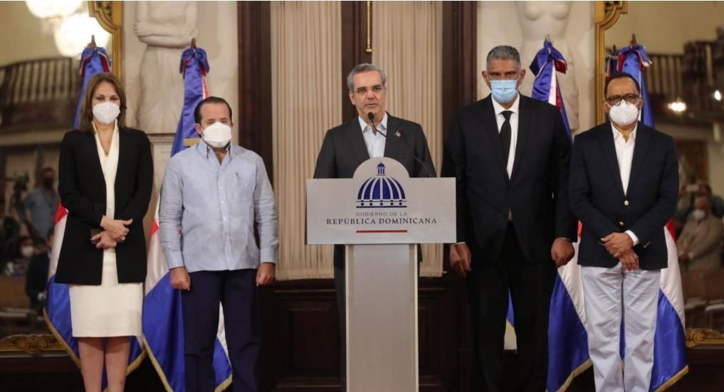 Presidente Abinader ordena cancelación de policías mataron pareja de esposos 2 Presidente Abinader ordena cancelación de policías mataron pareja de esposos