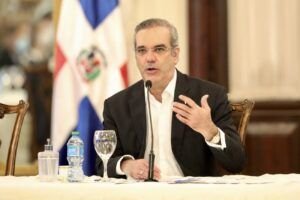 Presidente Luis Abinader felicita a periodistas dominicanos en su día