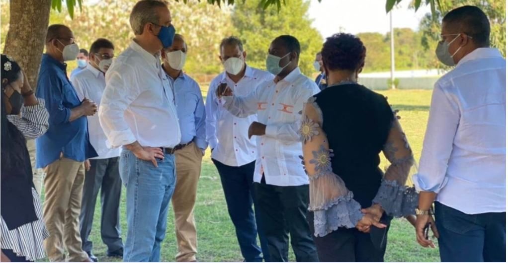 Abinader presidirá este domingo una reunión PRM; otra con juntas vecinos