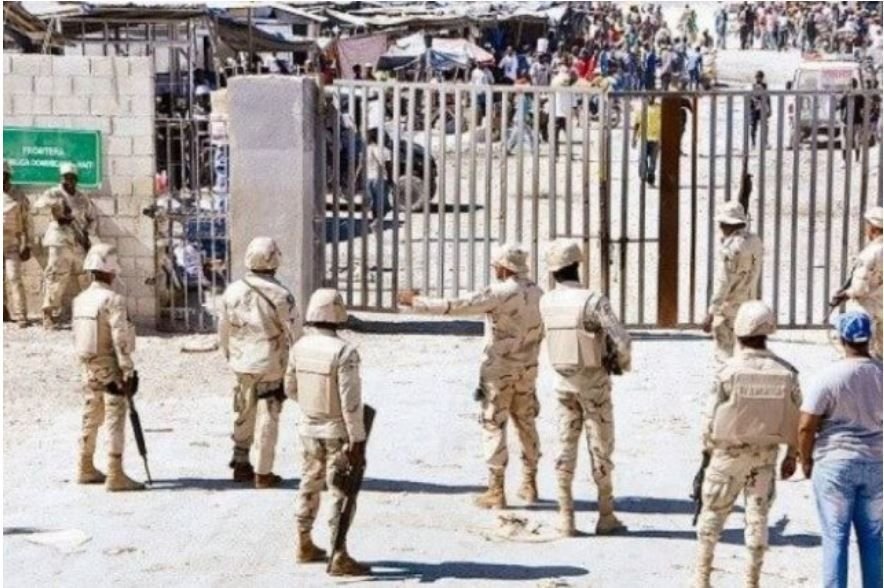 Dominicana refuerza vigilancia por temor a «invasión» de haitianos que huyen