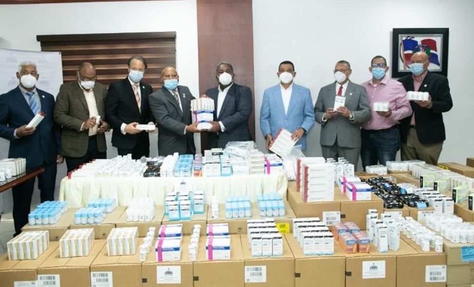 Gabinete Social dona RD$14 MM en medicamentos a Reserva de la PN