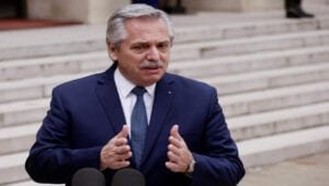 Argentina endurece las restricciones ante recrudecimiento de la pandemia