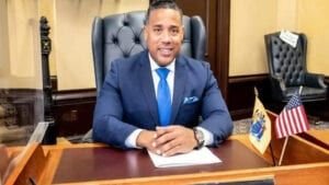 Ordenanza multará con US$10 mil quienes lancen basura calles