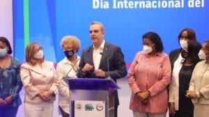 Luis Abinader: «Trabajadores alcanzarán progreso, plenitud y felicidad»