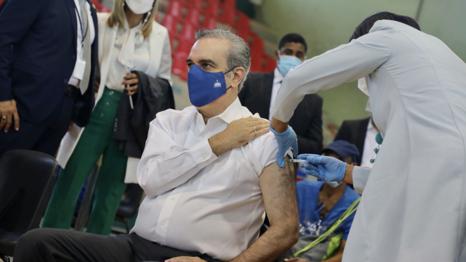 Abinader: “Estamos planificando abrir la vacunación de manera general a partir del lunes”