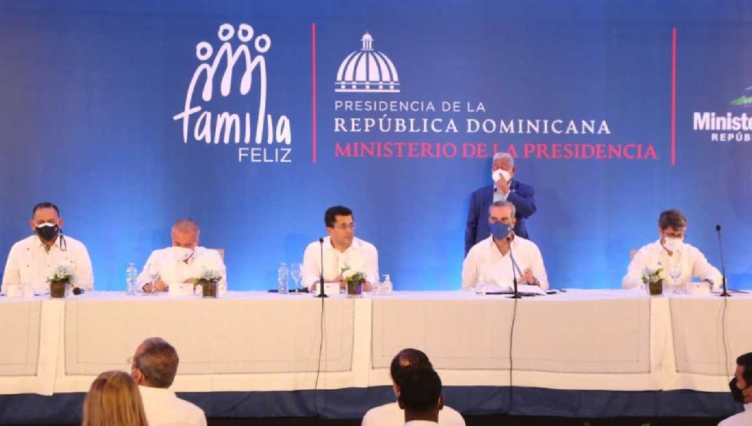Presidente invita a hoteleros a participar en el Plan Nacional de Vivienda Familia Feliz