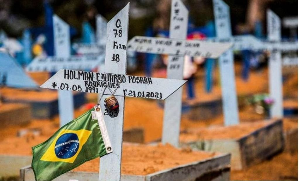 Brasil roza las 420.000 muertes por covid pese a la caída de los decesos