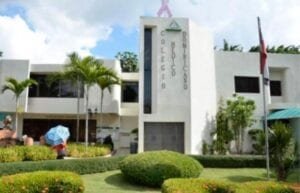 Médicos, ARS y Gobierno crean mesa de diálogo para solucionar conflicto