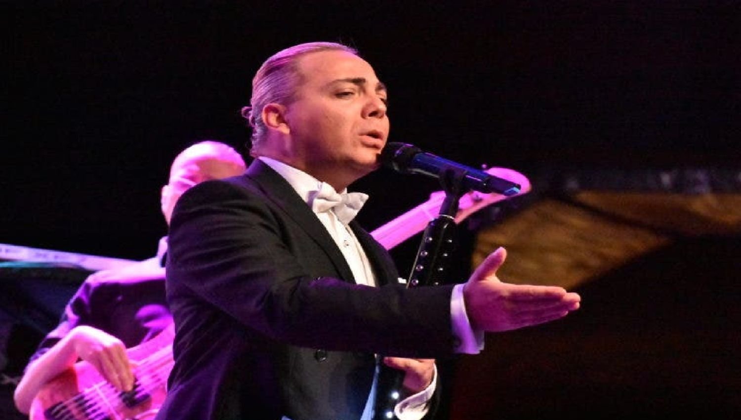 Cristian Castro se presentará en RD e incluirá homenajes a José José y Juan Gabriel