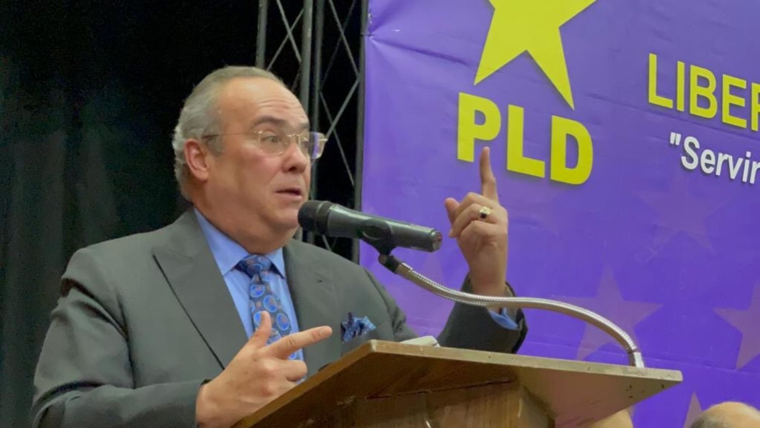 Charlie Mariotti dice gobierno de Luis Abinader luce «arrugado» y «con ojeras»