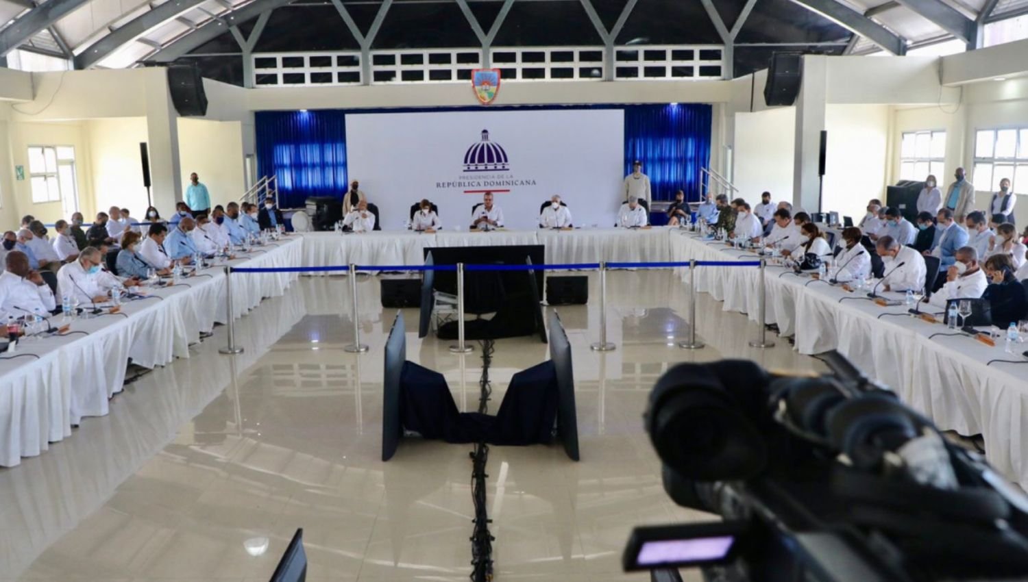 Abinader anuncia inversión de RD$6,421 millones en obras para la Región Enriquillo 2 Abinader anuncia inversión de RD$6,421 millones en obras para la Región Enriquillo