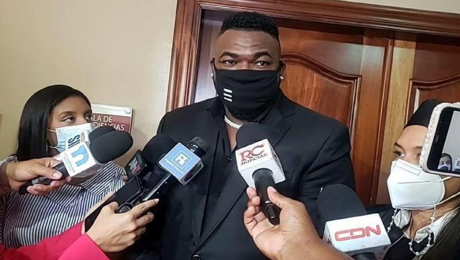 Exjugador David Ortiz rechaza uso de violencia contra expareja 2 Exjugador David Ortiz rechaza uso de violencia contra expareja
