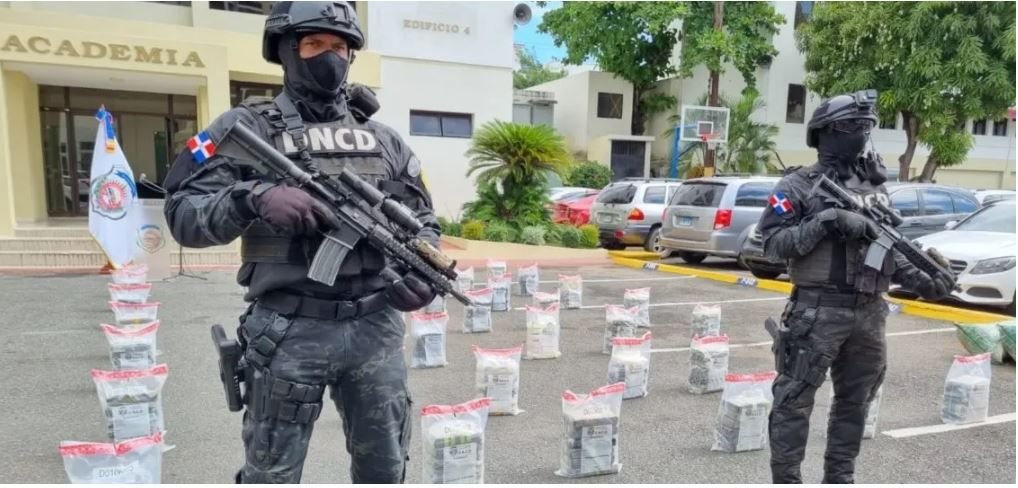 DNCD ocupa 456 paquetes cocaína en una finca de Las Galeras