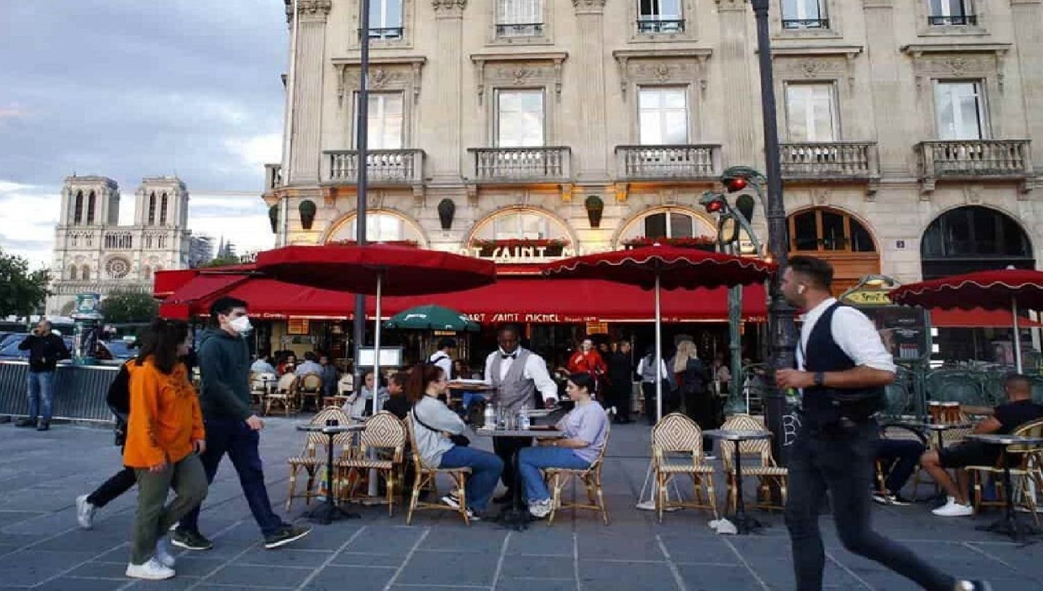 Vuelve la vida exterior a Europa con la reapertura de terrazas y varios eventos