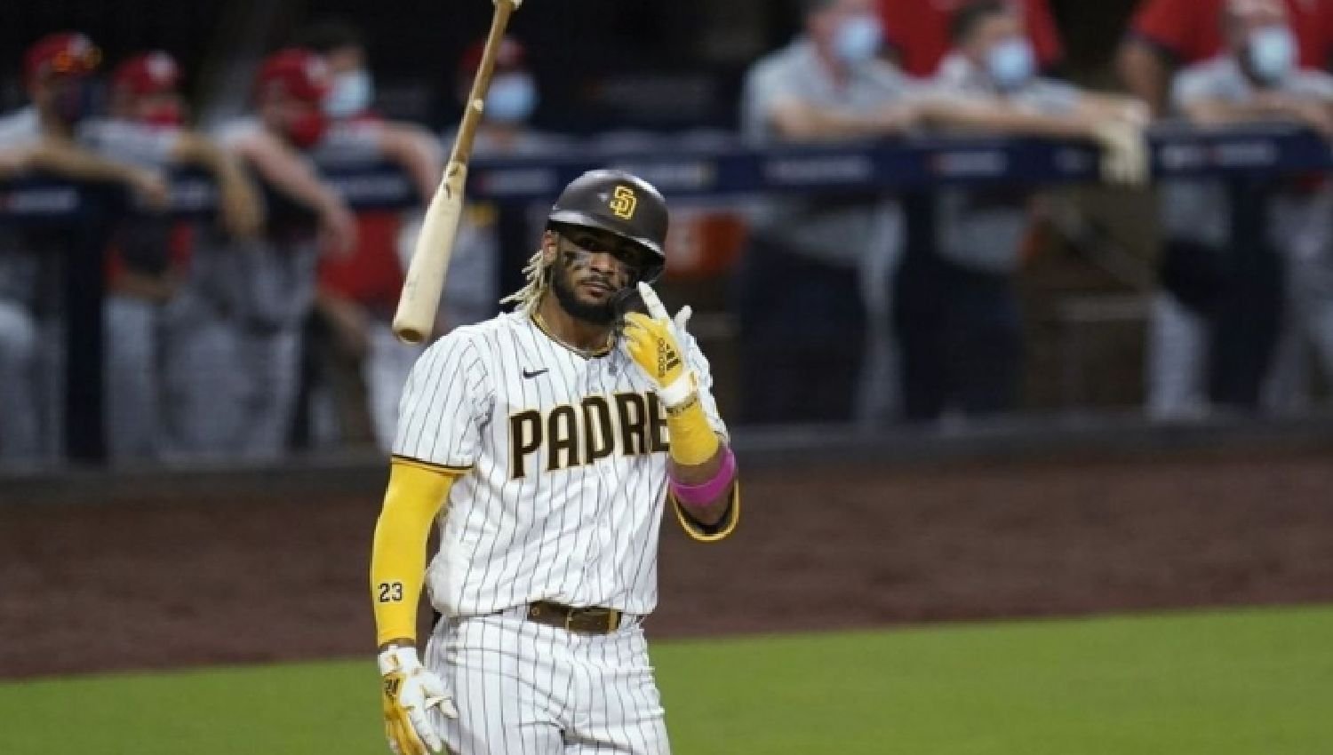 Fernando Tatis jonronea en la victoria de los Padres