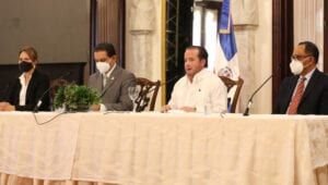 Gobierno afirma son transparentes contratos para adquirir vacunas contra Covid-19