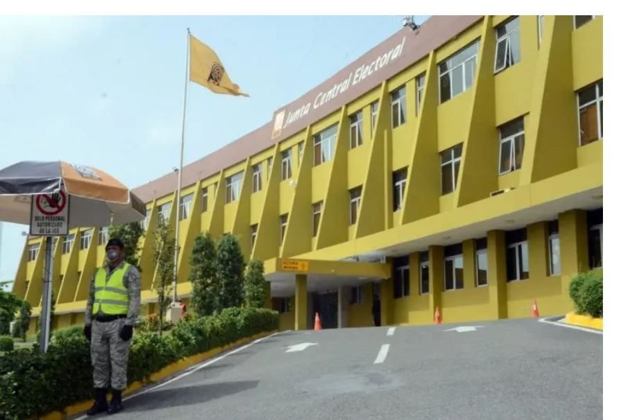 Junta Central Electoral cancela 22 empleados