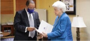 Directora de Ética solicita al CODIA transparentar uso recursos públicos