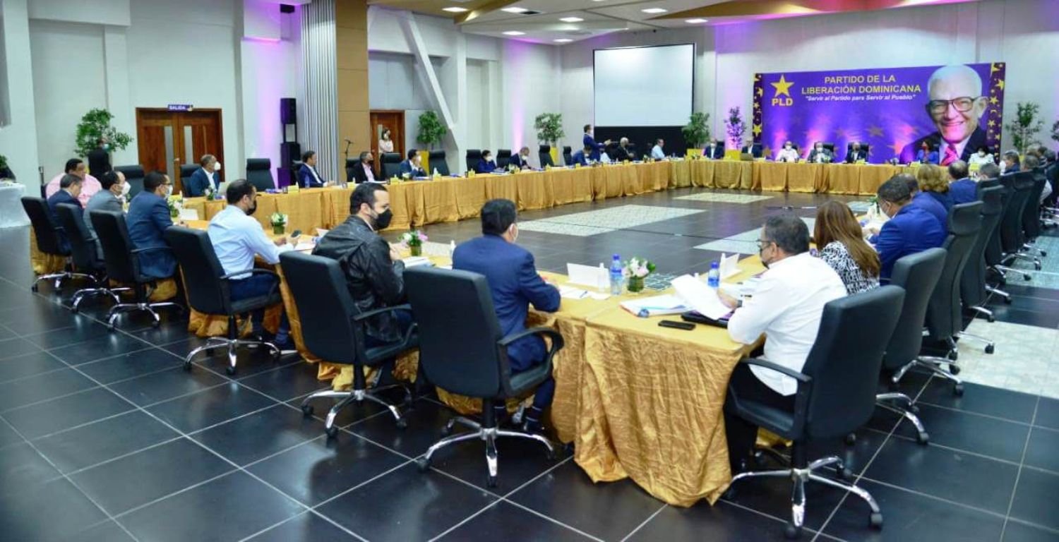 POLITICUSWEB: Corrupción vuelve a colocar al PLD contra las cuerdas