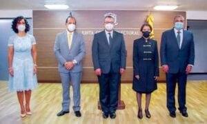 Cancelan director voto en el exterior y otros 4 funcionarios por mal manejo de recursos