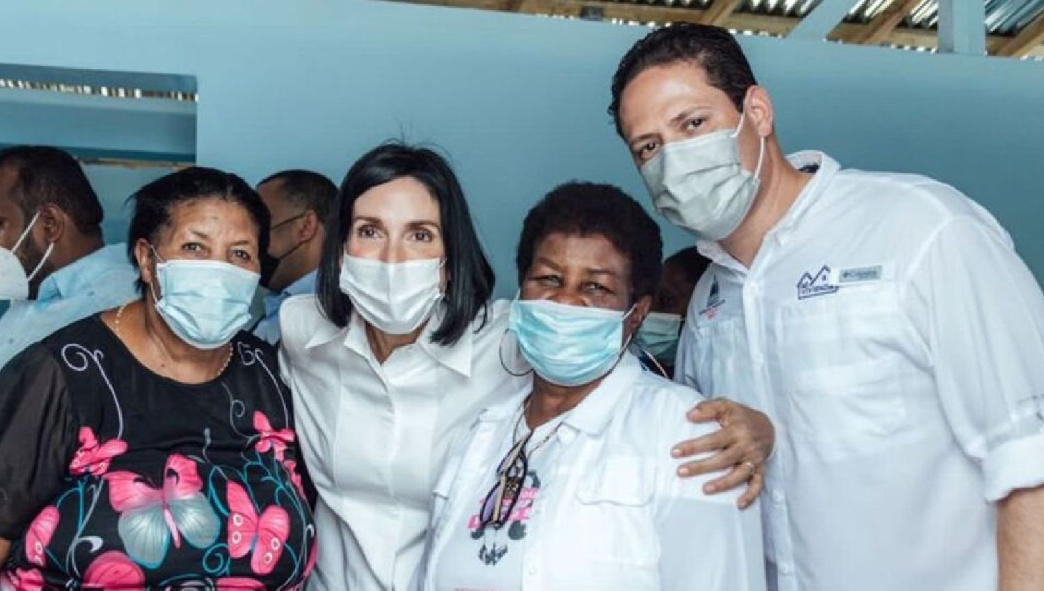 Primera dama y el INVI entregan viviendas a familias damnificadas de incendio en Pimentel
