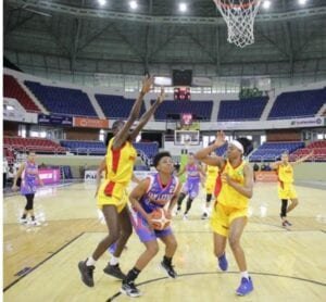 San Carlos y San Lázaro triunfan en el torneo de baloncesto femenino del DN