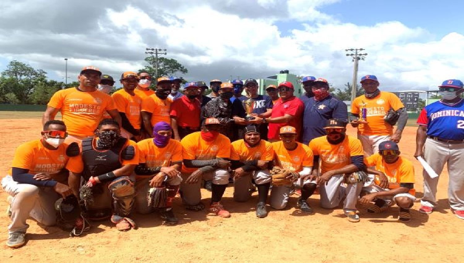 Policía Nacional se corona campeón del torneo de softbol Cívico-Militar