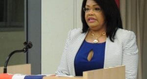 Diputada propone usar recursos incautados a corruptos para pagar desvinculaciones