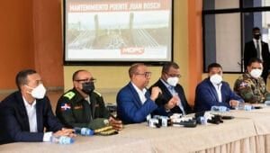 Anuncian reparación del puente Juan Bosch, uno de los principales de la RD