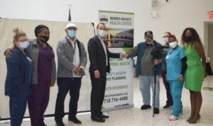 Oswald Feliz y asambleísta Rivera participan de jornada de vacunación