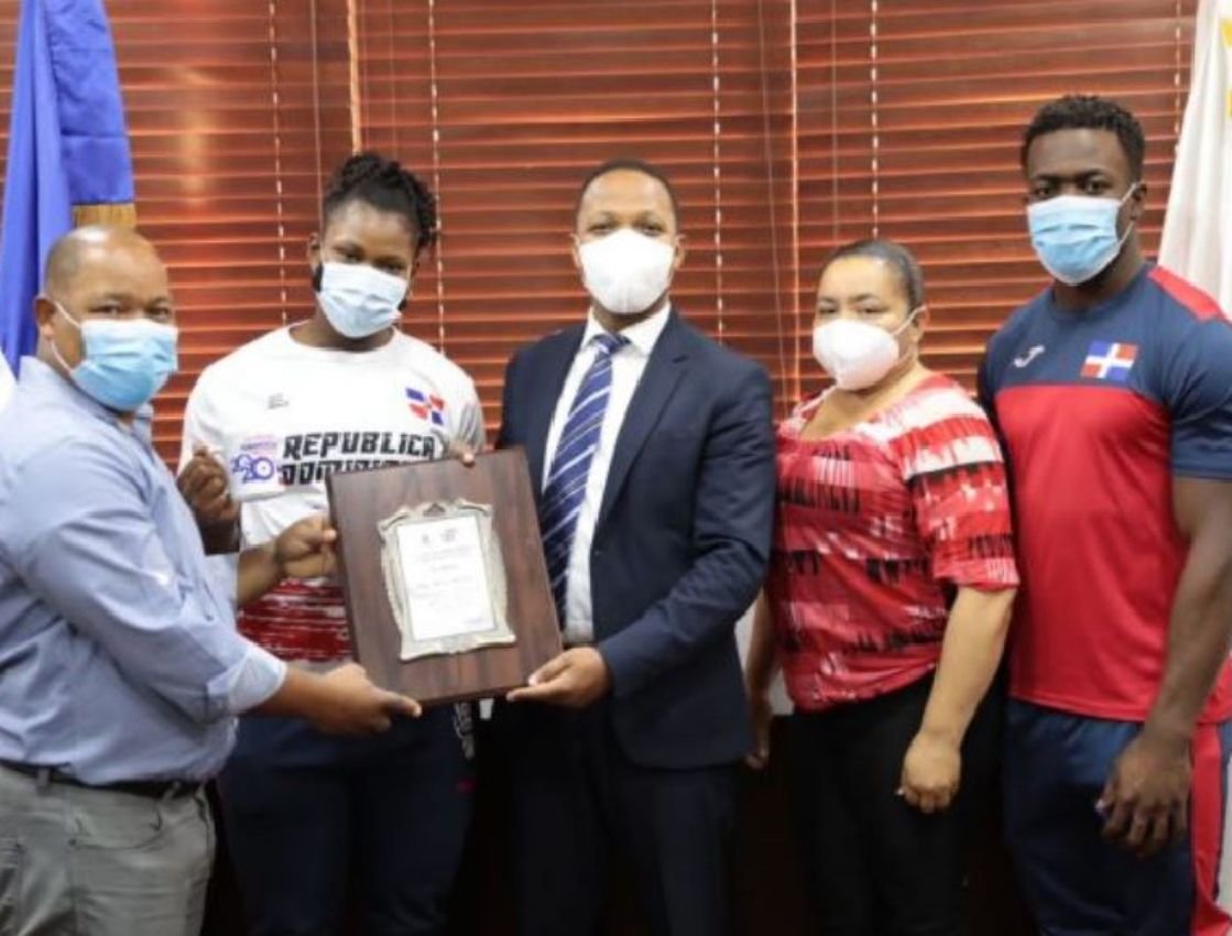 Federación de Pesas resalta aportes del administrador empresa Edesur 2 Federación de Pesas resalta aportes del administrador empresa Edesur