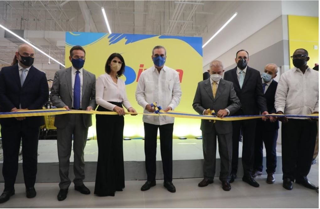 Presidente Abinader inaugura tienda Sirena en el municipio Los Alcarrizos