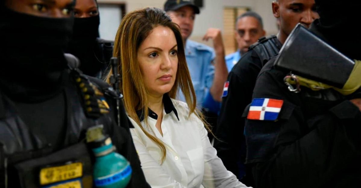 Tribunal decide que esposa de César el Abusador siga en arresto domiciliario